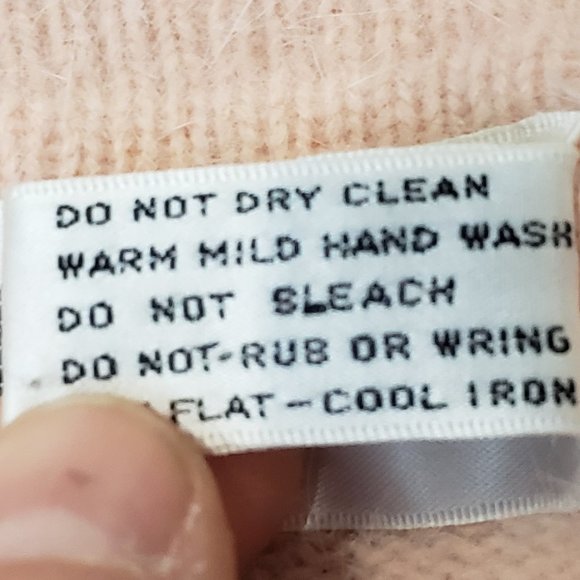 Perfect Vintage Carducci Embellished Lambswool/Angora Pink Sweater (M) - Picture 9 of 10